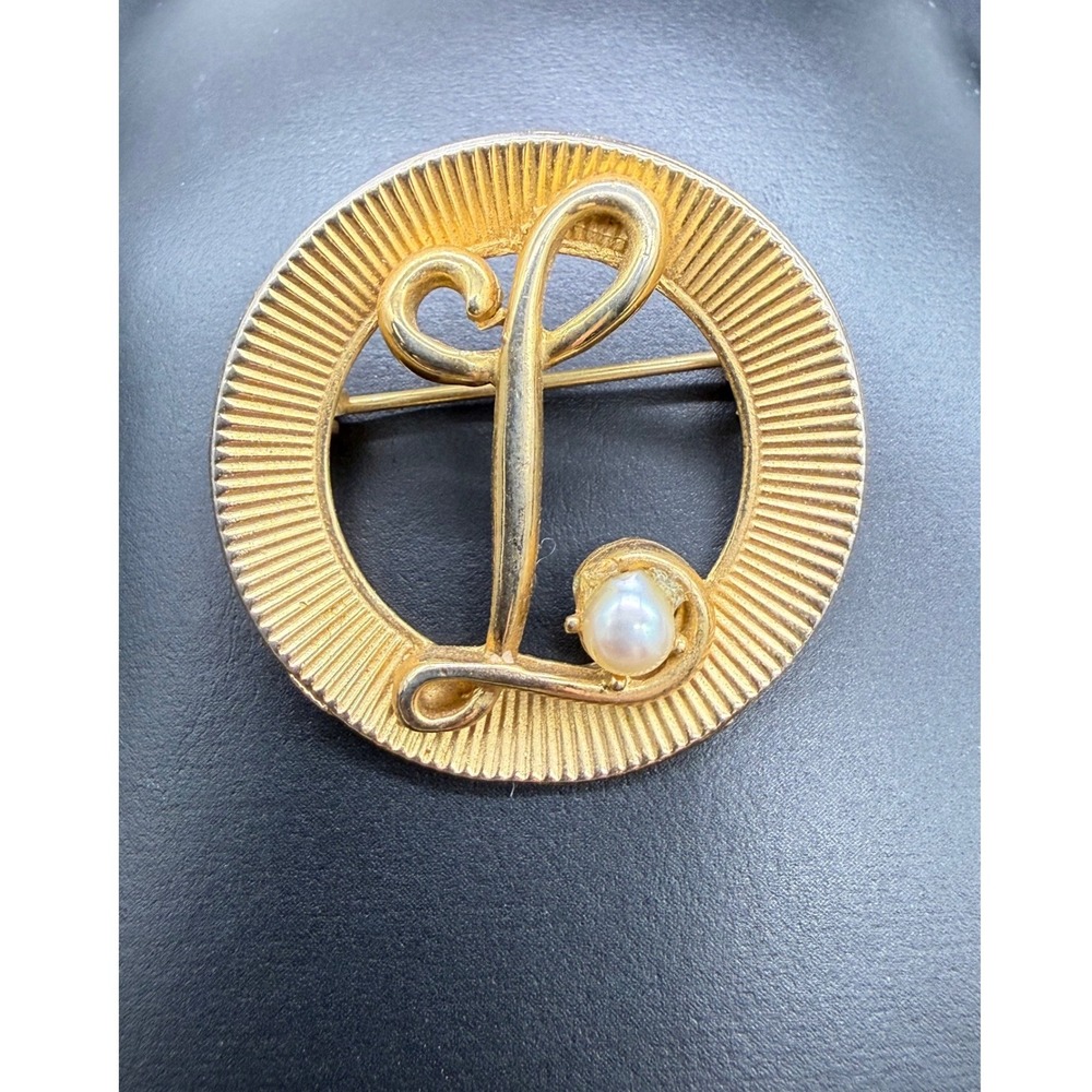 Vintage Initial Letter "L" Circle Brooch Faux Pearl Sunburst Round Lapel Pin